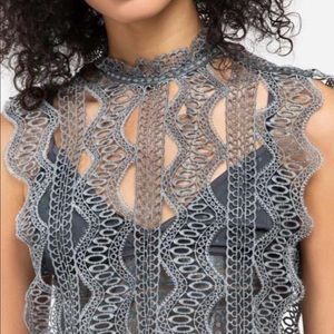 Top. 3 colors ( white, gray and pink)